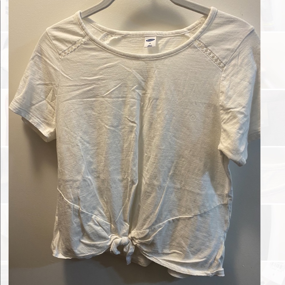 Old navy white tie T-shirt
